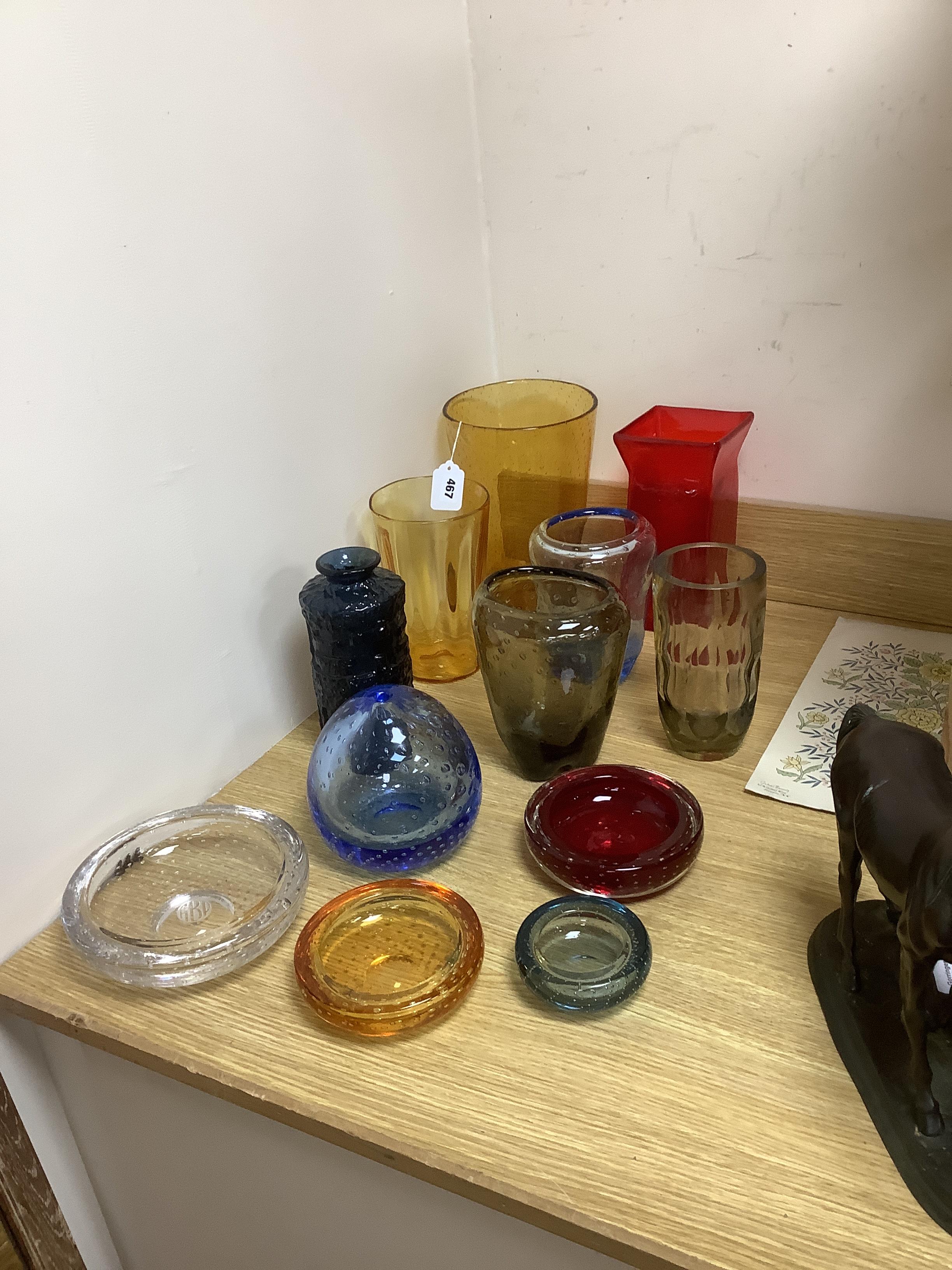 Seven pieces of Whitefriars ‘Controlled Bubble’ glass together with five other various pieces of glass (12) tallest 25cm